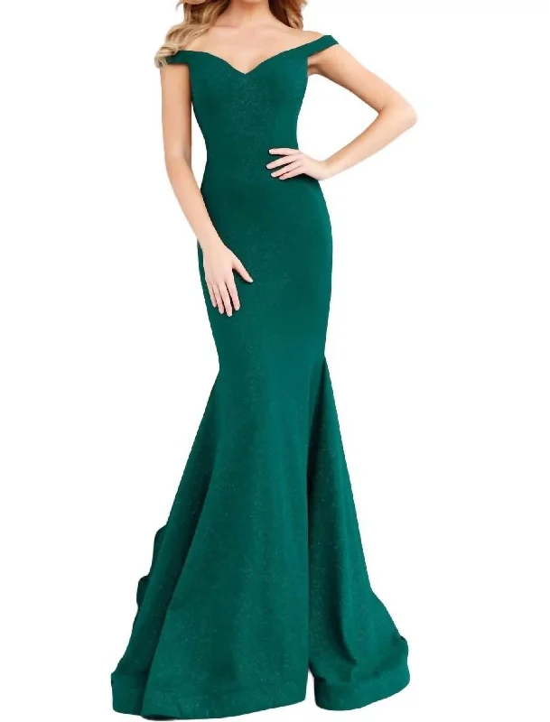 Sparkle Gown With Off Shoulder Long Train In Green